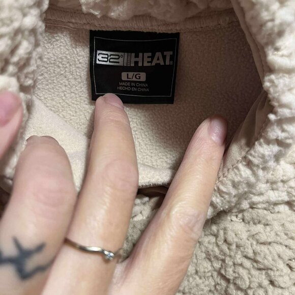 32 Degrees Fuzzy Sweatshirt Size Large - Picture 5 of 6